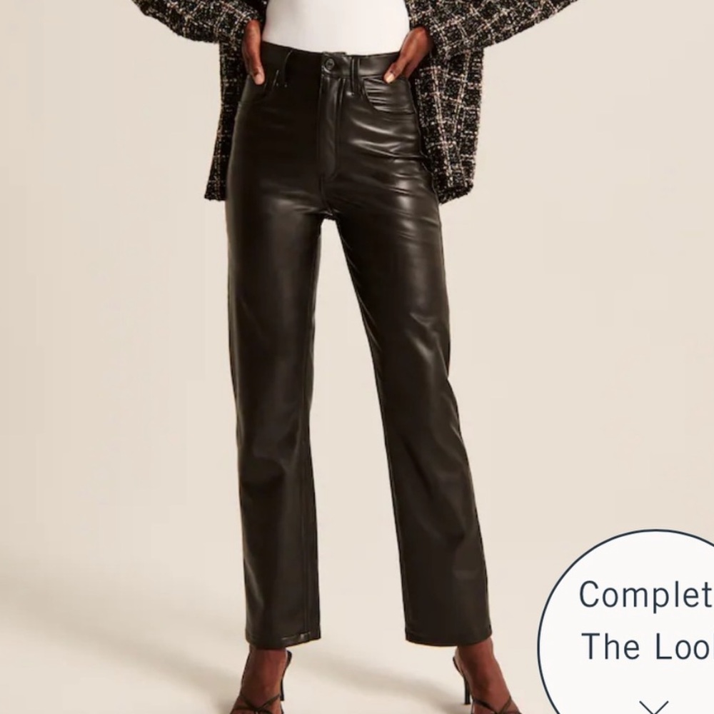 ABERCROMBIE & FITCH Vegan Leather The 90s Straight Ultra High Rise Curve Love